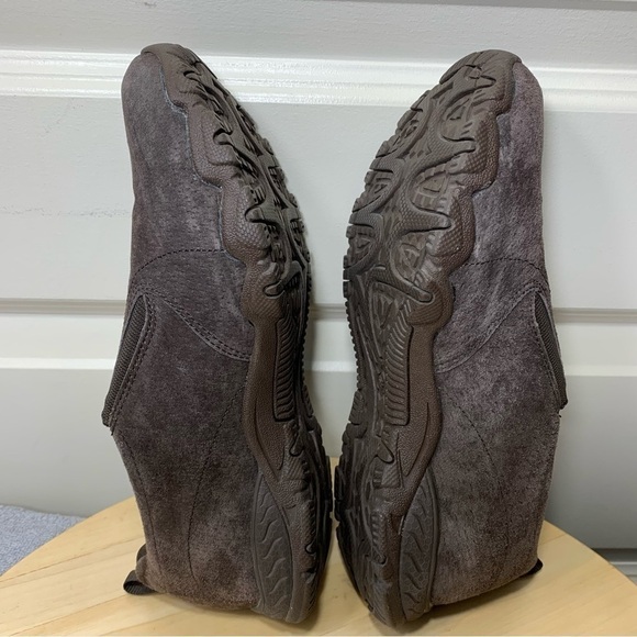 SKECHERS outdoor active brown slip on shoes suede comfort memory foam walking 7 - Picture 7 of 14
